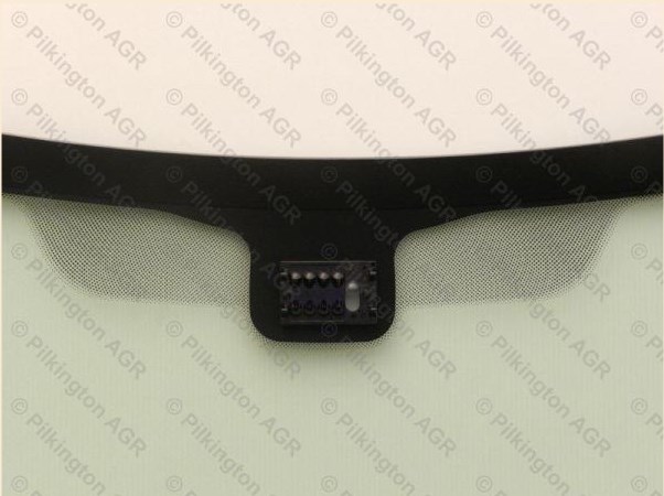 BMW MINI III CLUBMAN BEZ NÁFUKU NA KAPOTE VEĽKÉ VIN A PILKINGTON