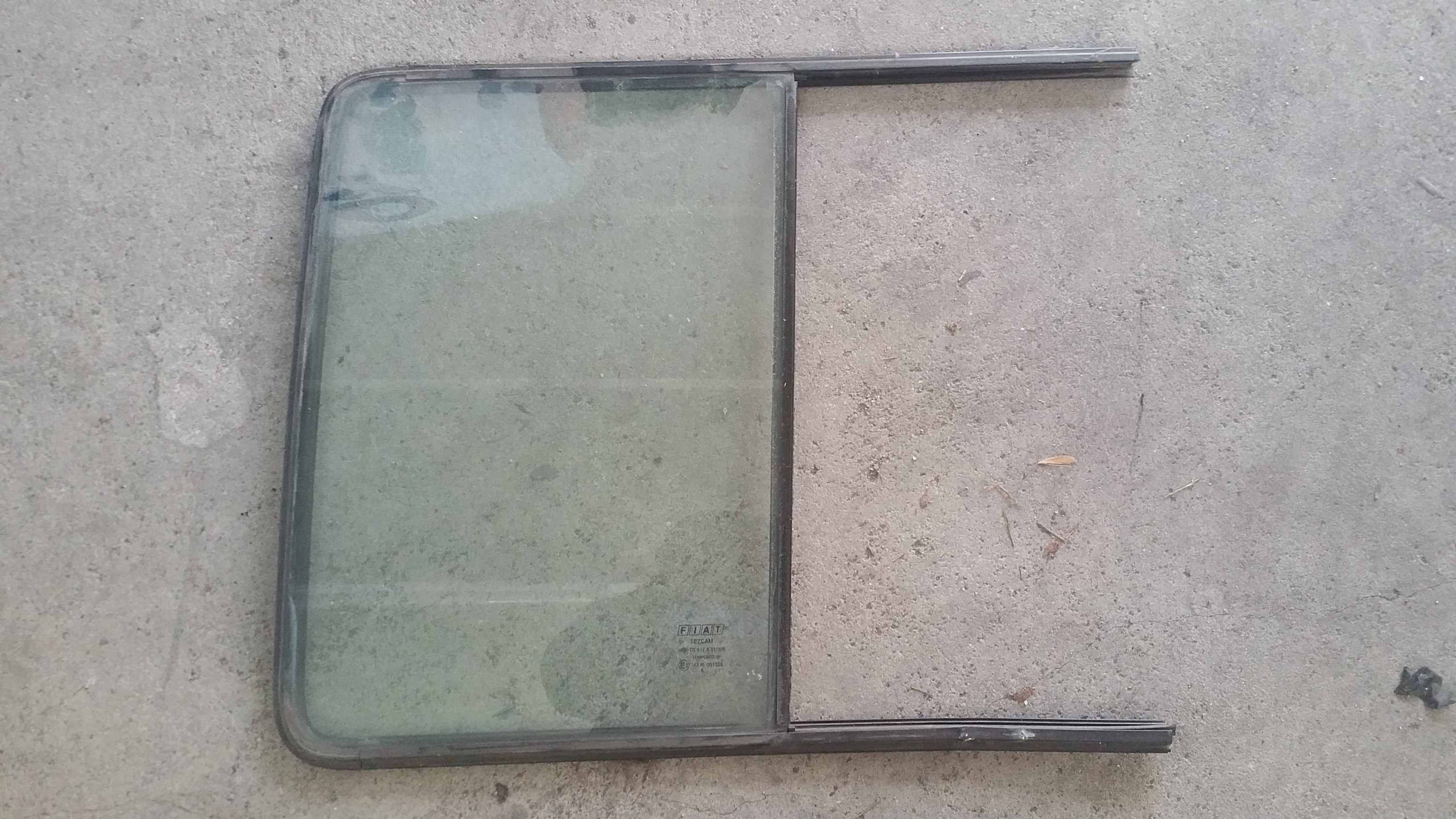 FIAT DOBLO I L DVOJDIELNE - PEVNÁ ČASŤ POUŽITÉ