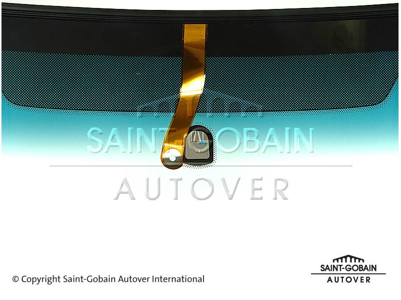 FORD FOCUS I A   SO STREDOVYM VYVODOM NA OHREV SAINT-GOBAIN