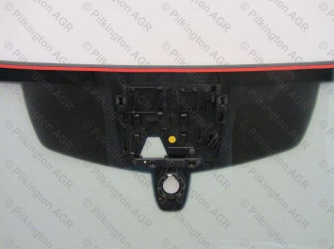 PORSCHE MACAN A PILKINGTON